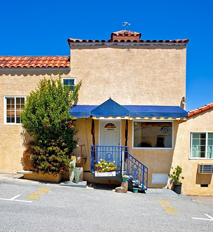 Alpine Inn & Suites