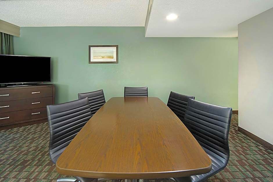 Embassy Suites by Hilton Jacksonville Baymeadows
