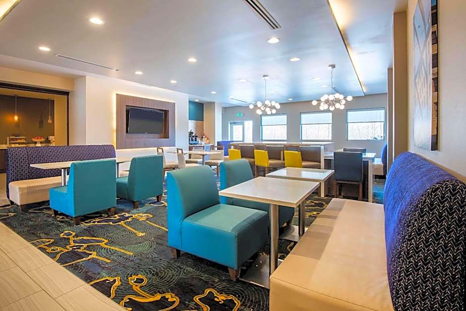 La Quinta Inn & Suites by Wyndham Buffalo Amherst