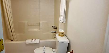 Suite with Hot Tub