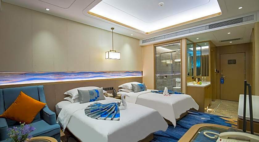 Golden Spring Hotel