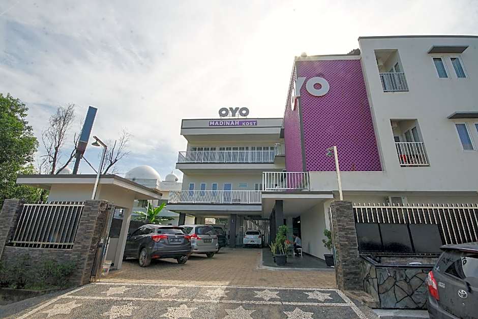 Super OYO 270 Madinah Residence Syariah