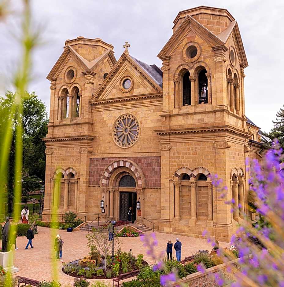 Pinon Court by La Fonda