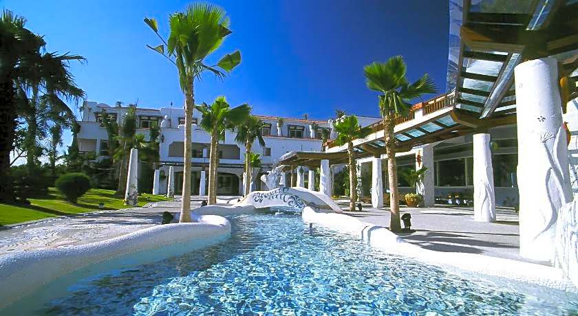 Shangrila Boutique Hotel