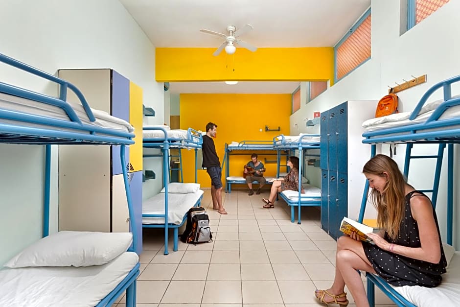 Foto 1 dari 8 — Single Bed in 10-Bed Mixed Dormitory Room