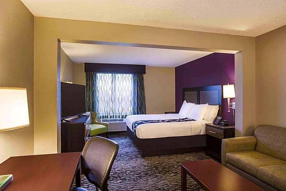La Quinta Inn & Suites by Wyndham Clearwater South