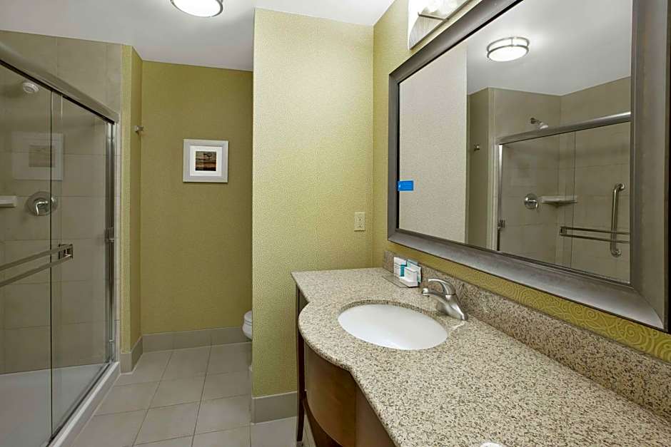 Hampton Inn and Suites Wichita Northeast