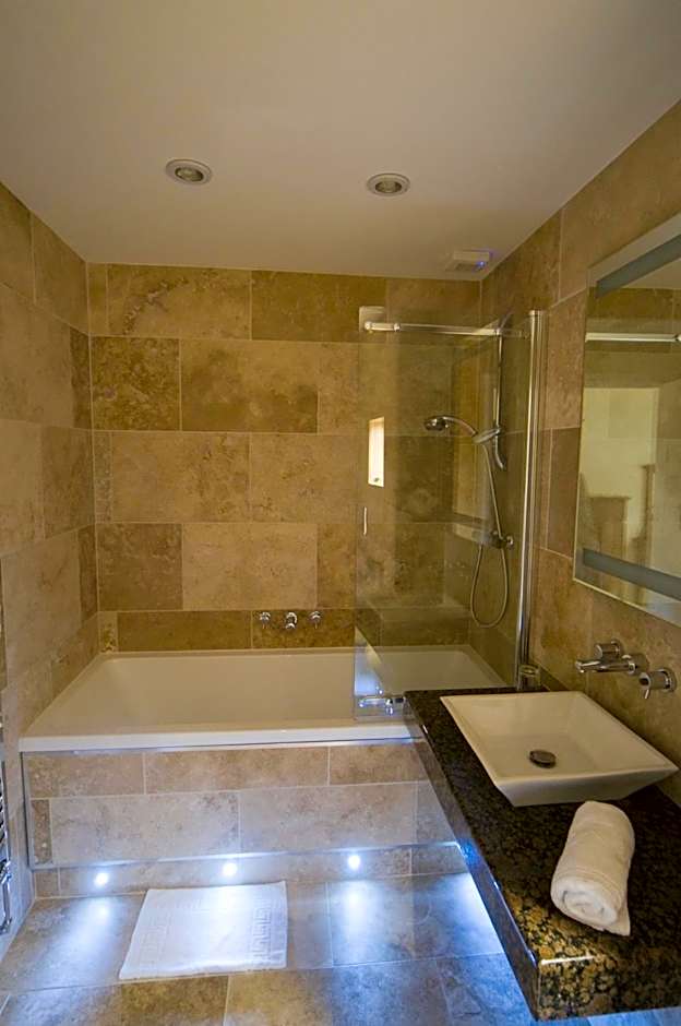 Hall Farm Hotel And Restaurant