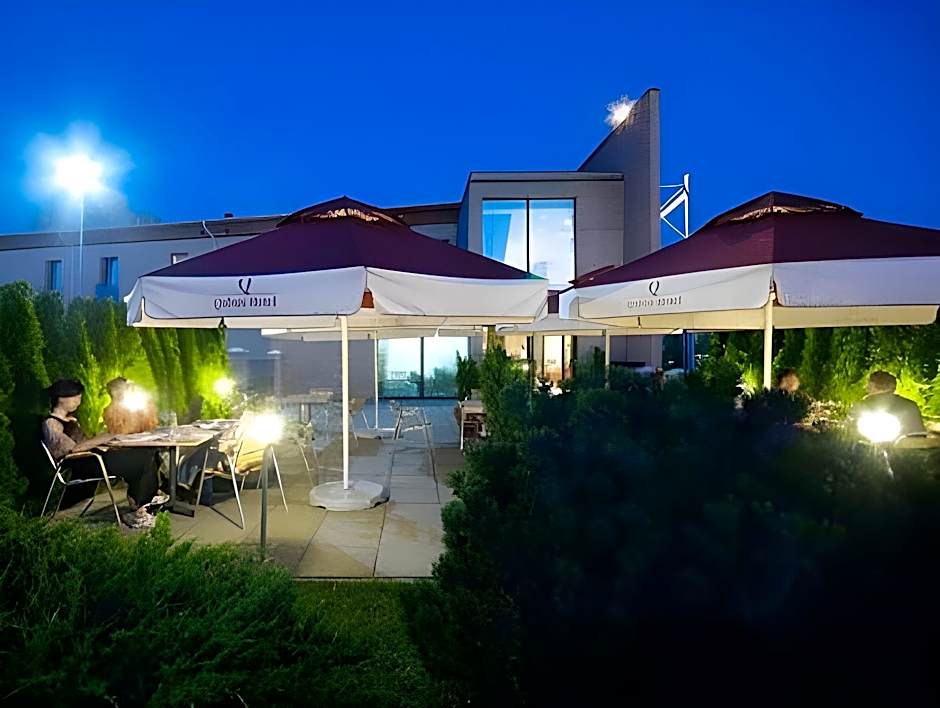 Qubus Hotel Zielona Góra (copy)
