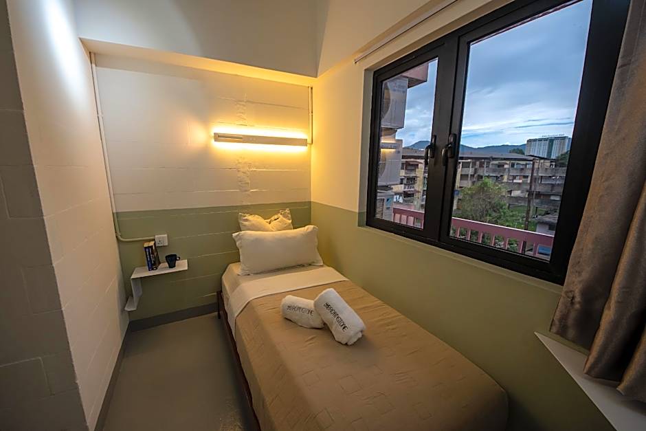 The Brownstone Hostel & Space