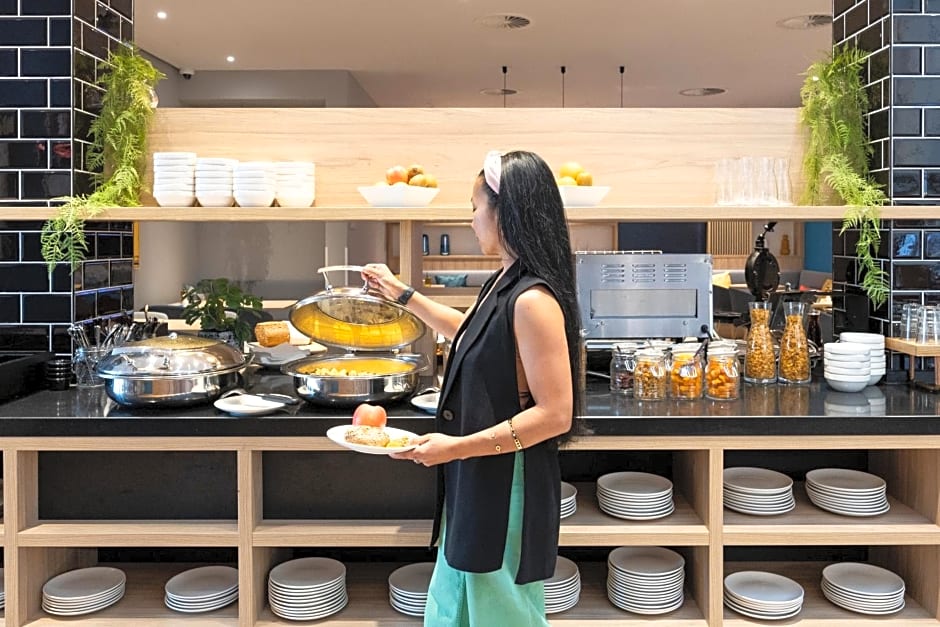 Holiday Inn Express Antwerp - City Centre By IHG