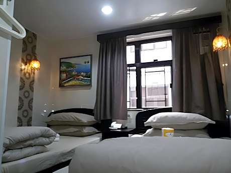 Family Room with Private Bathroom 4 persons