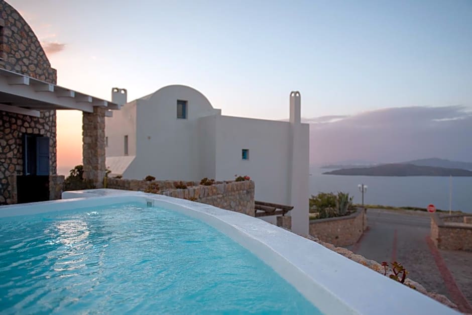 Red Cliff Villa 2bedroom villa with caldera view and plunge pool