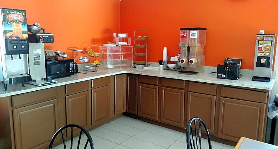 Howard Johnson by Wyndham Wilmington