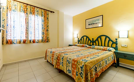 Apartment, 1 Bedroom (2 adults + 1 child), 2 Twin Beds and 1 Twin Sofa Bed