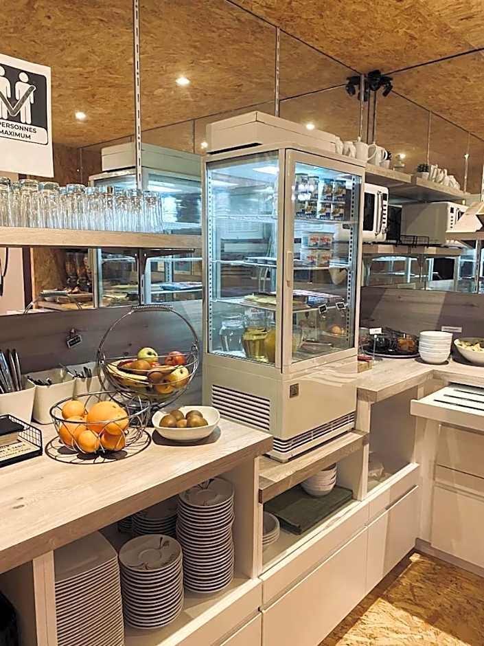 Brit Hotel Le Surcouf