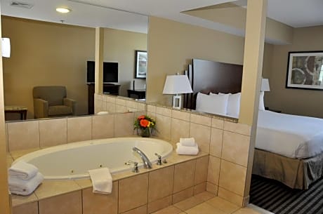 King Suite with Spa Bath - Non Smoking