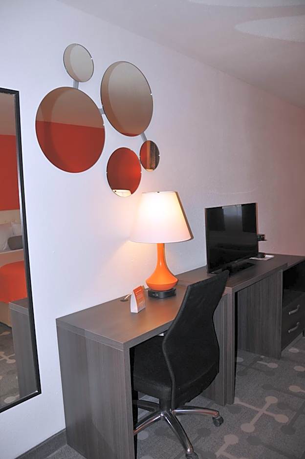 Howard Johnson by Wyndham Florence