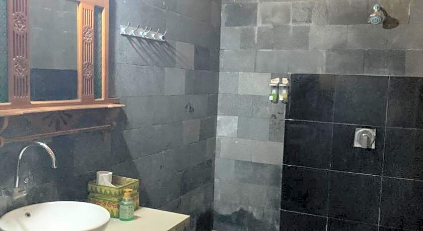 Tradisi Beach Front Villas