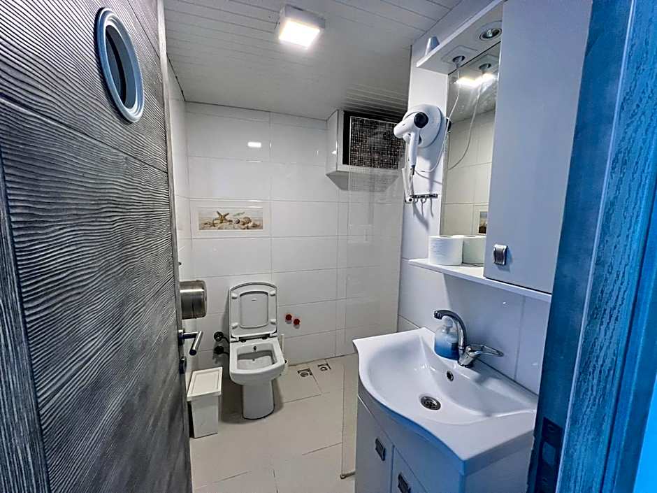 Giritli Rum Meyhanesi & Butik Otel