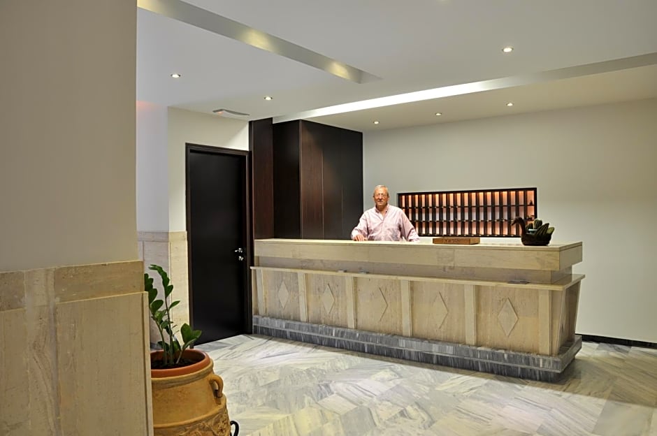 Dimitris Paritsa Hotel