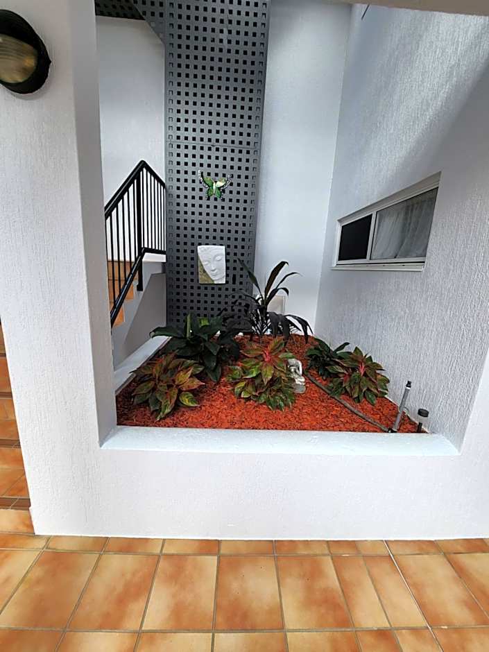 Villa Vaucluse Apartments