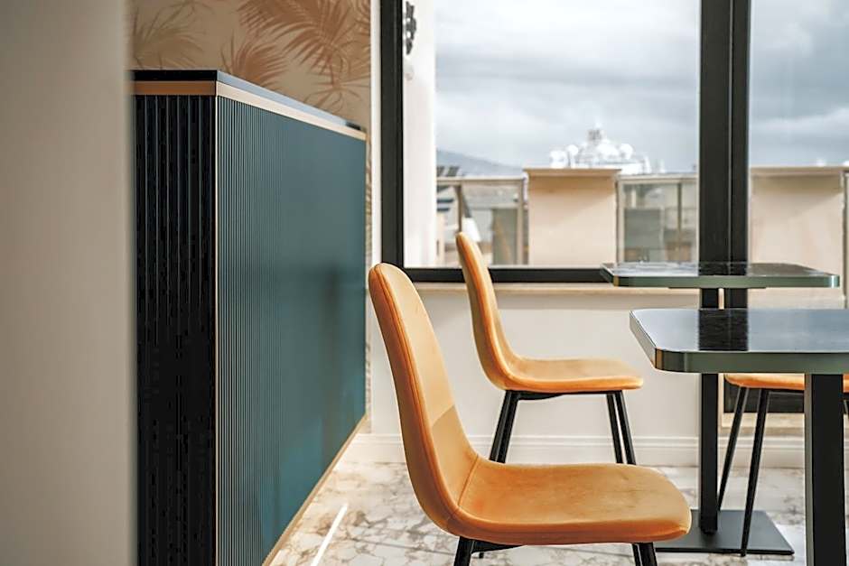 POETICA BOUTIQUE SKY HOTEL