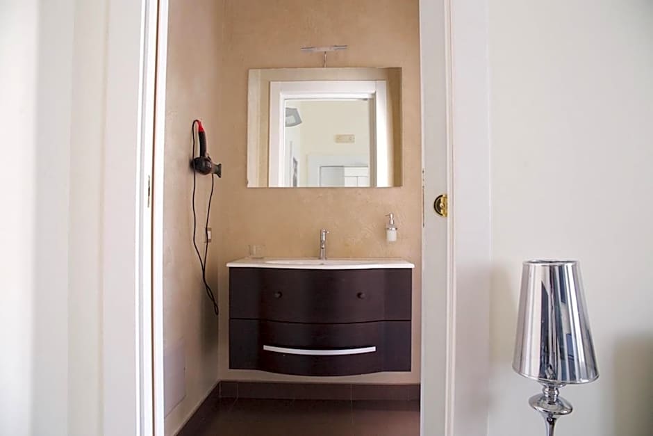 Apollo Suites