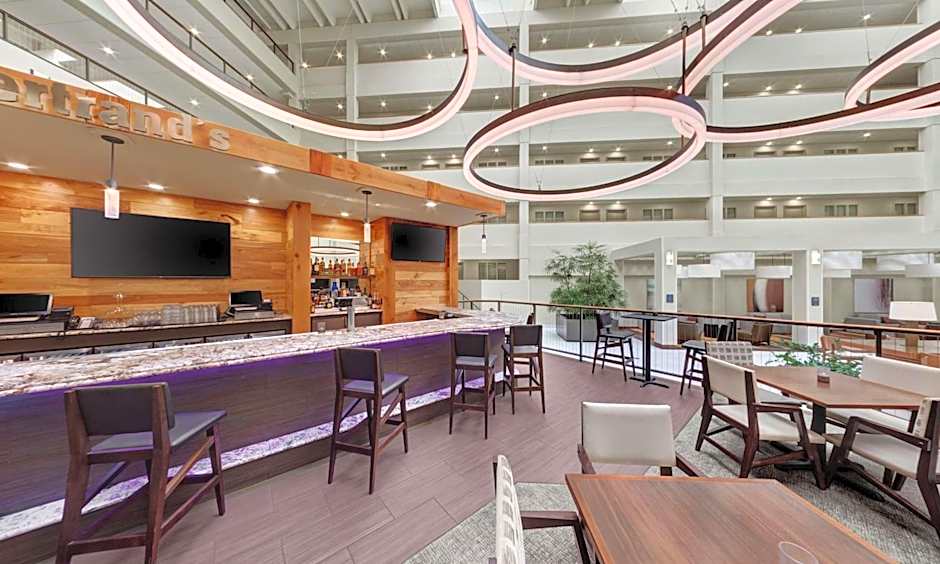 Embassy Suites by Hilton Milwaukee Brookfield