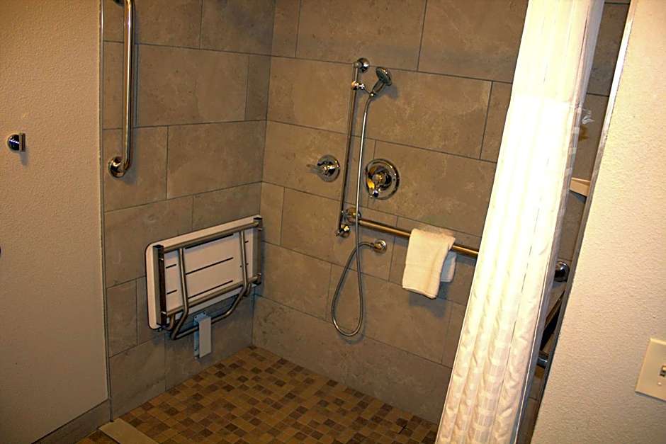 Clarion Pointe Statesville