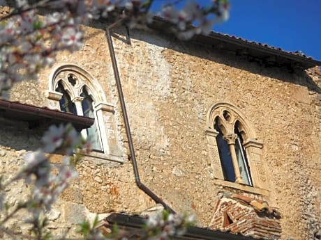 La Bifora e Le Lune Vico sotto gli archi 5