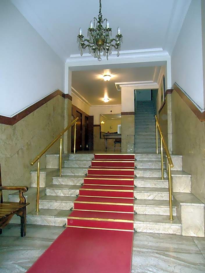 Copacabana 3 quartos ar cond a 2 qds da praia