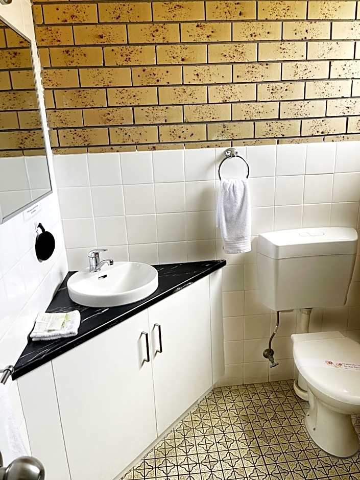 Squatters Homestead Motel