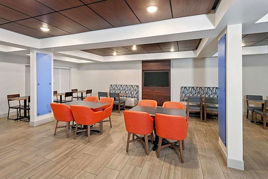 Holiday Inn Express Hotel & Suites Urbana-Champaign-U of I Area By IHG