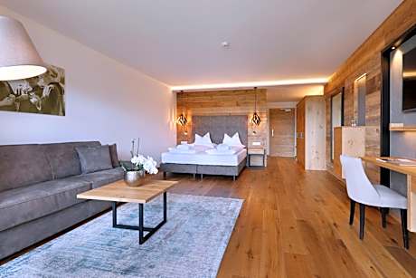 Superior Suite with Mountain View