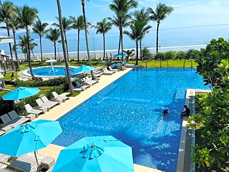 Costa Pacifica Baler
