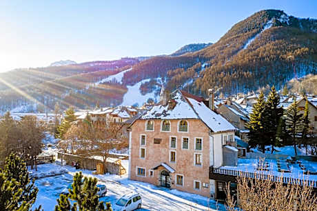 Auberge de Jeunesse HI Serre-Chevalier