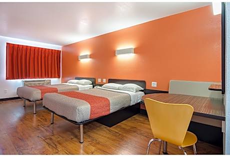 2 Full Beds | Non-Smoking, Micfridge
