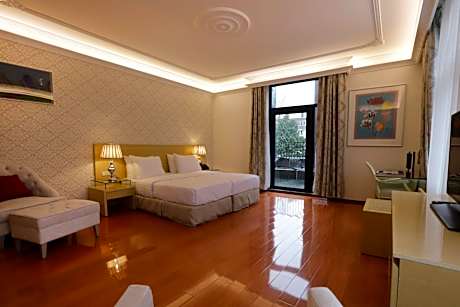 Deluxe Twin Room with Balcony