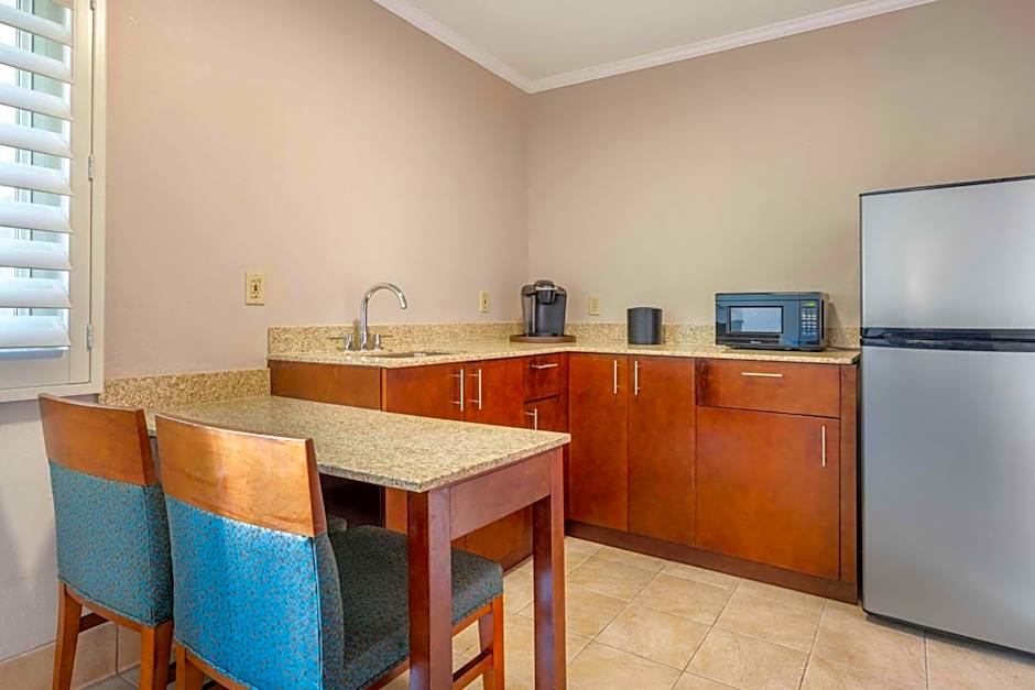 Best Western Plus Beach View Lodge