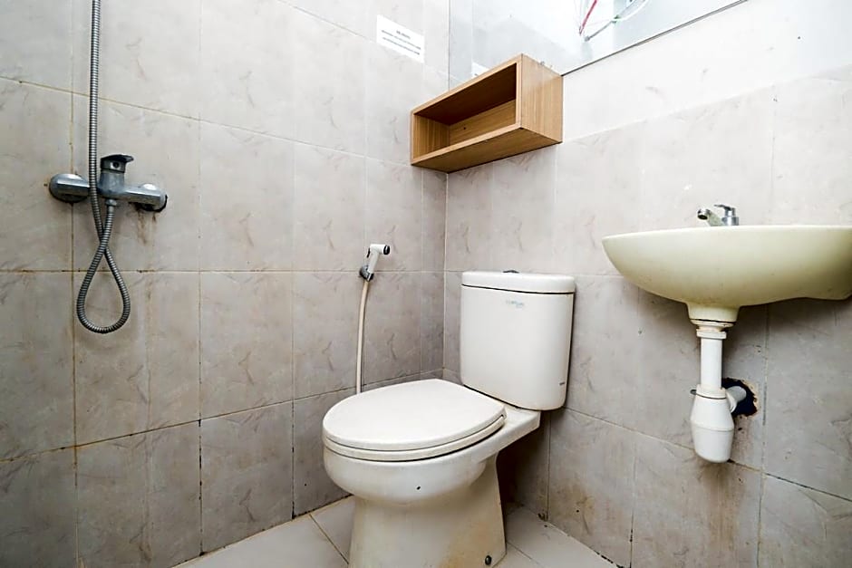 RedDoorz @ Darmo Surabaya