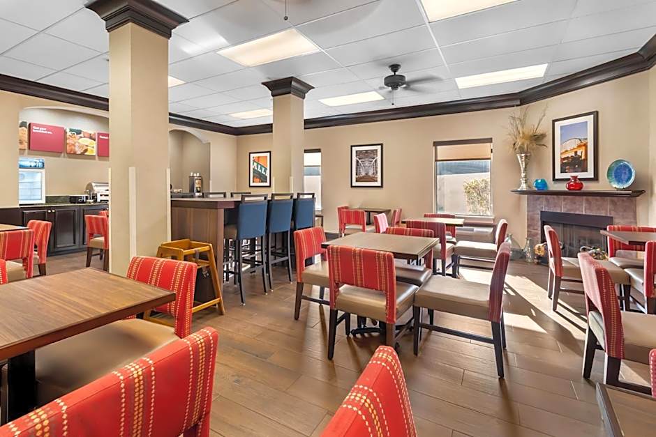 Comfort Suites At Rivergate Mall