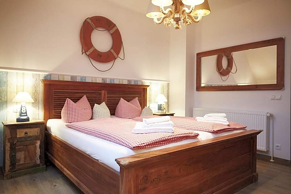 Bernstein-Hotel Bootshaus