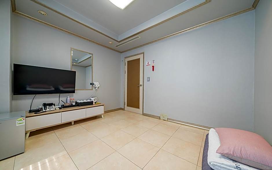 Jumunjin Hotel