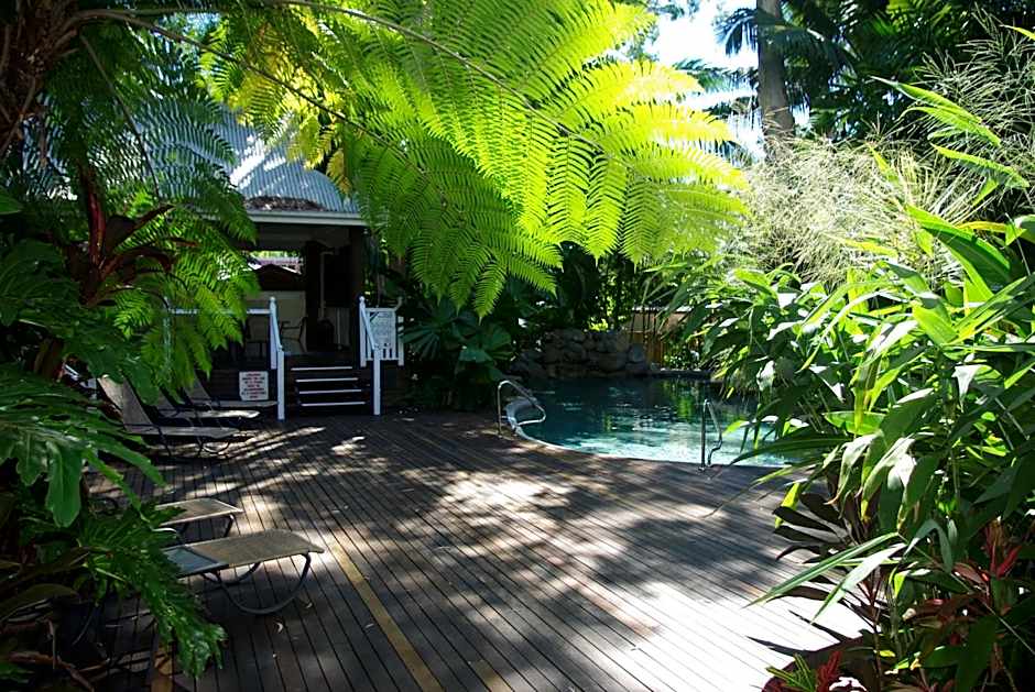 Palm Cove Tropic Apartments