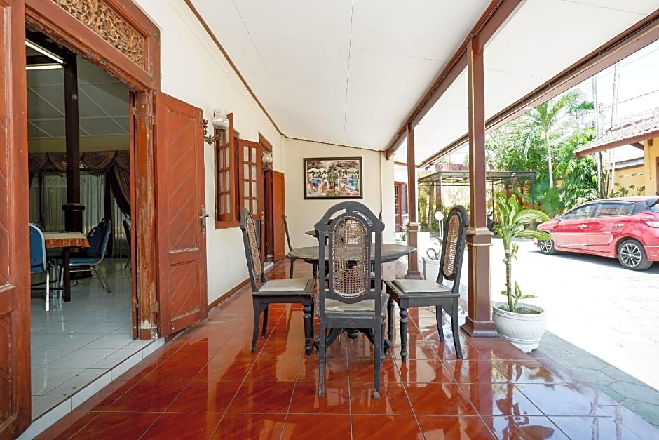 SUPER OYO Capital O 1644 Hotel Griya Kencana