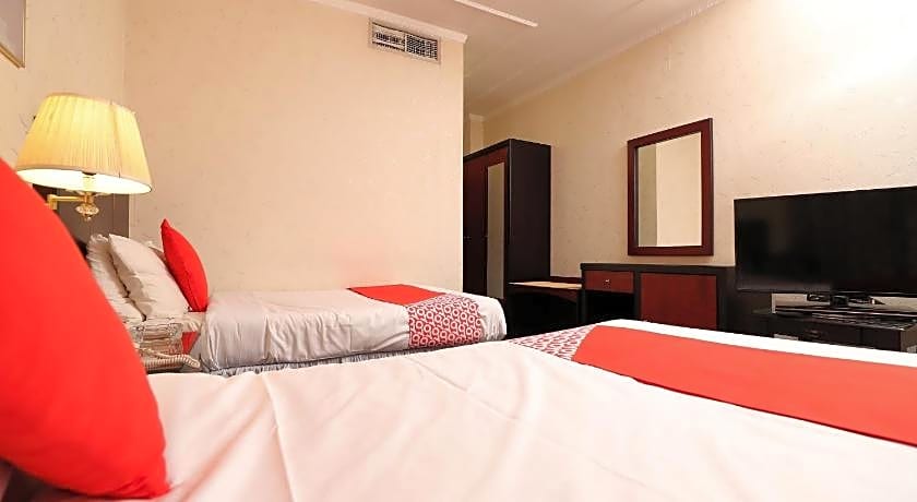 OYO 112 Semiramis Hotel