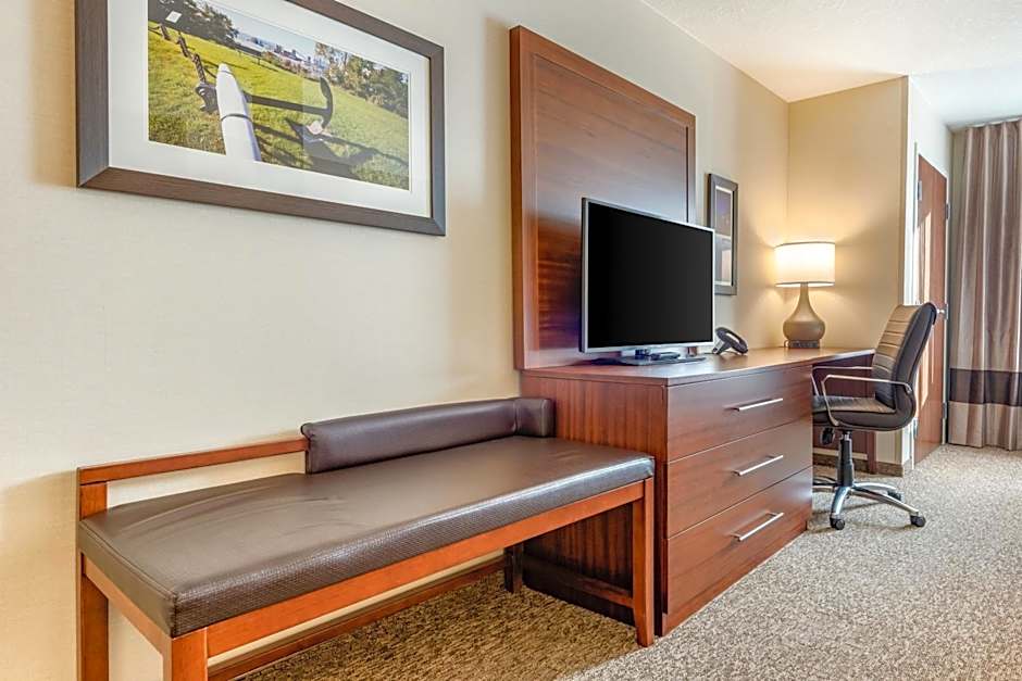 Comfort Inn & Suites