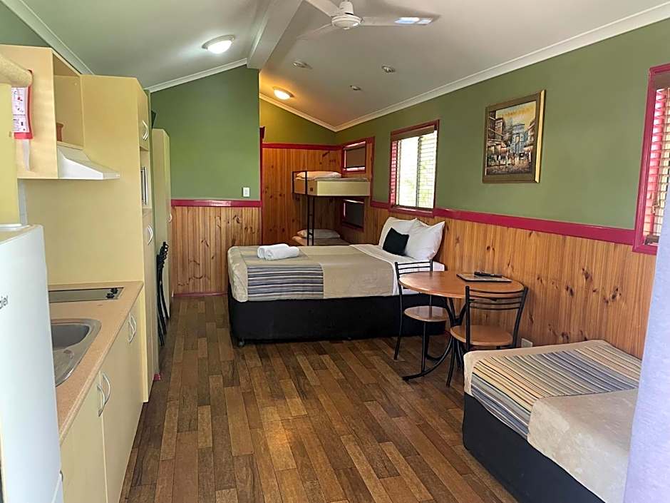 Aussie Outback Oasis Holiday Park