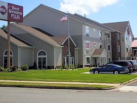 Best Western Plus Menomonie Inn & Suites